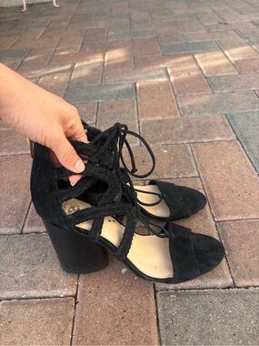 Vince Camuto Black Suede Lace Up Gladiator Block Heel Sandals 8.5